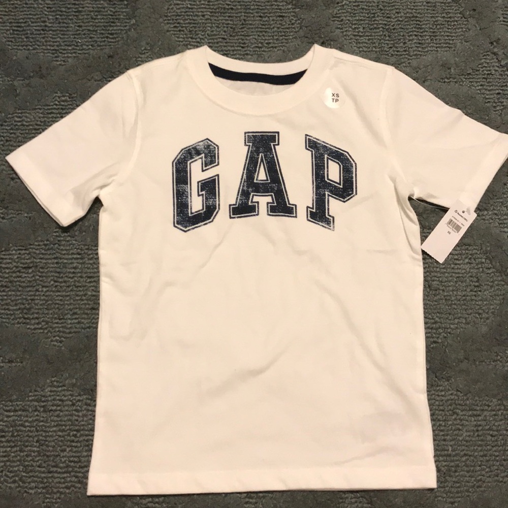 Boys GAP short sleeve T-shirt